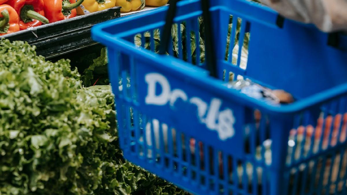How to Build a Grocery List You'll Actually Stick To